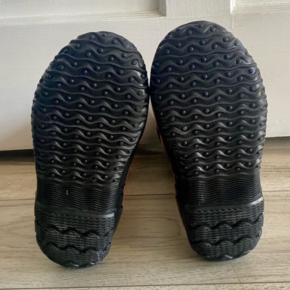 Bogs Girl’s Classic Striped Waterproof Winter Snow Boots - Picture 10 of 11